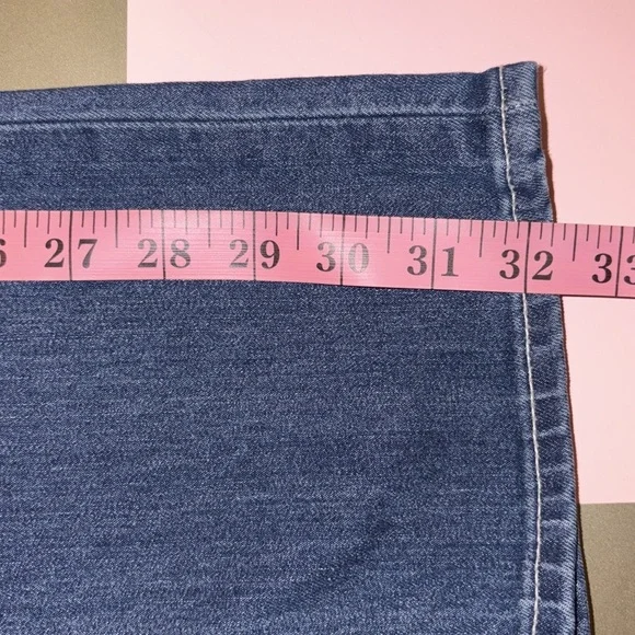 TRUE RELIGION low rise - cropped skinny leg ankle jeans - Size 30